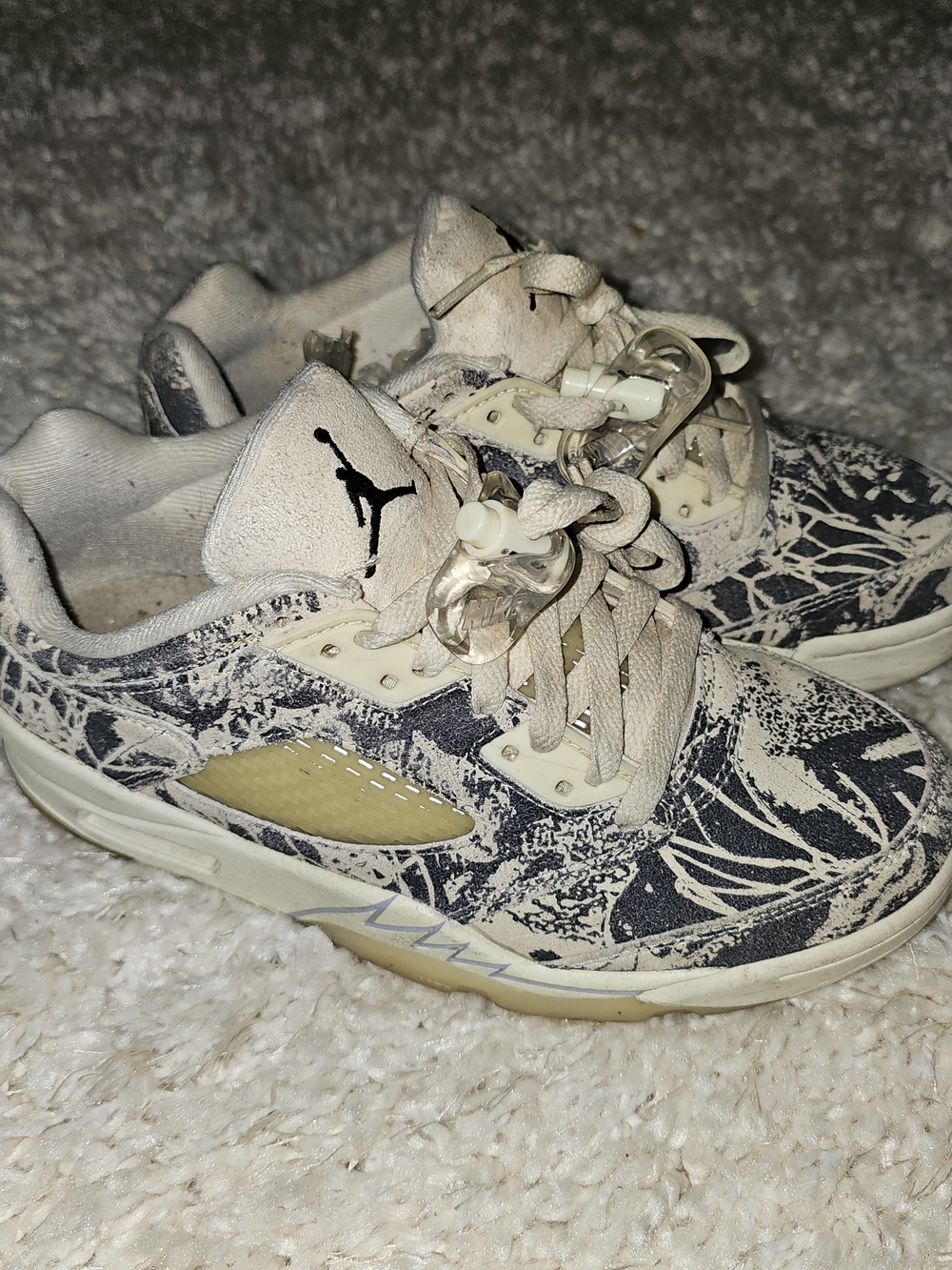 Air Jordan 5 Low Marble Pattern Sneakers in Cream & Black